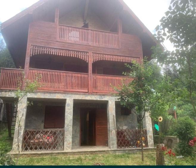 Casă cu 4 camere în Nord-Vest