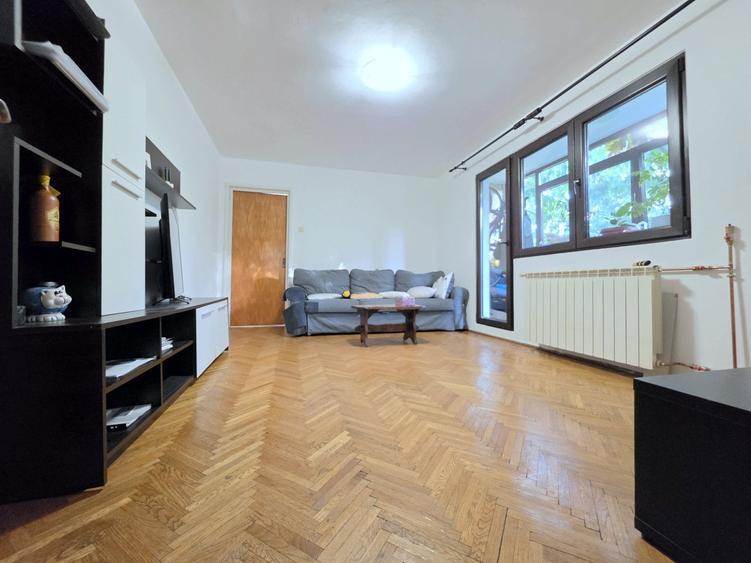 Apartament cu 3 camere în Dristor