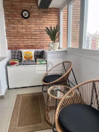 Apartament cu 3 camere decomandat, mobilat în Central
