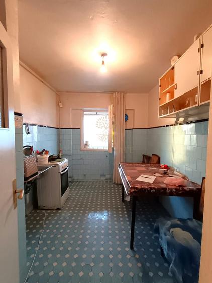 Apartament cu 3 camere decomandat în Lujerului