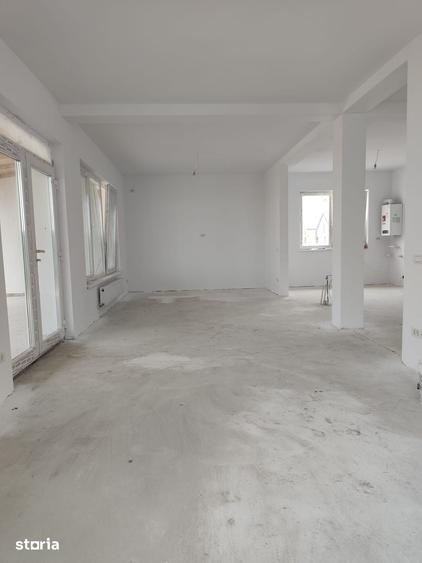 Casă cu 3 camere cu Teren 500 Mp în Tărtășești