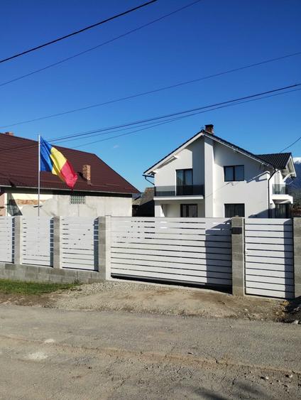 Casă cu 4 camere în Central