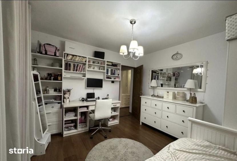 Apartament cu 3 camere decomandat în Banat