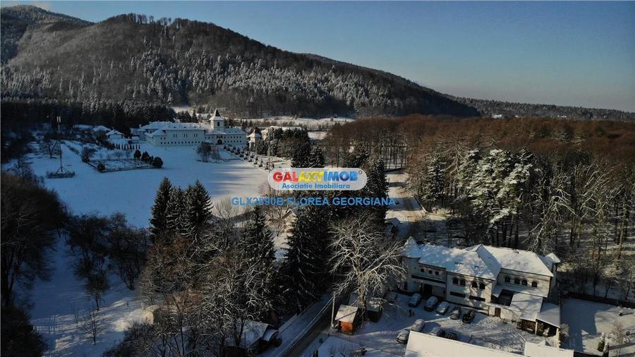Hotel/Pensiune, de 1,000 mp, în Sâmbăta de Sus
