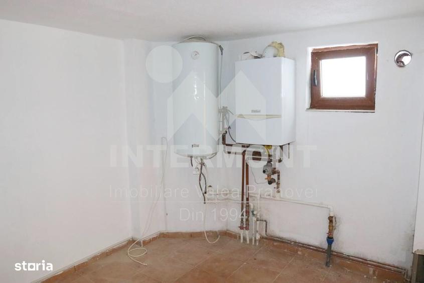 Casă cu 4 camere cu Teren 1600 Mp în Central