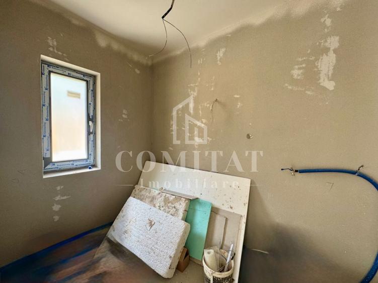 Duplex cu 4 camere cu Canalizare în Florești