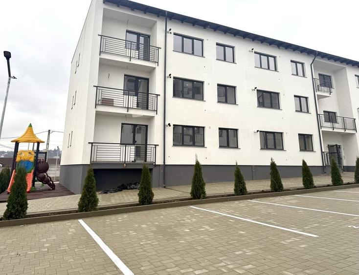 Apartament cu 2 camere decomandat în Ipotești