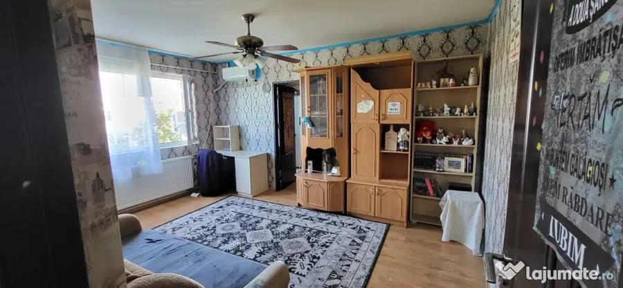 Apartament cu 2 camere semidecomandat în Peneș Curcanul