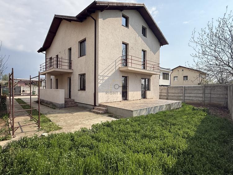 Duplex cu 4 camere cu Canalizare în Dragomirești-Vale
