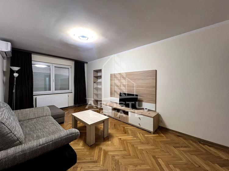 Apartament cu 4 camere decomandat în Olimpia-Stadion