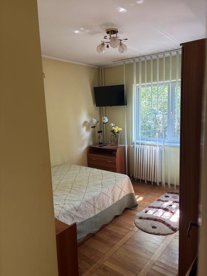 Apartament cu 3 camere decomandat în 9 Mai