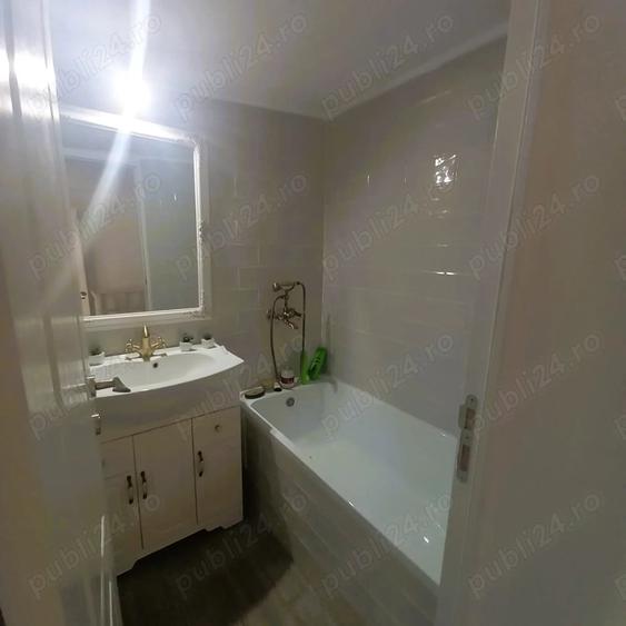 Casă cu 3 camere în Palazu Mare