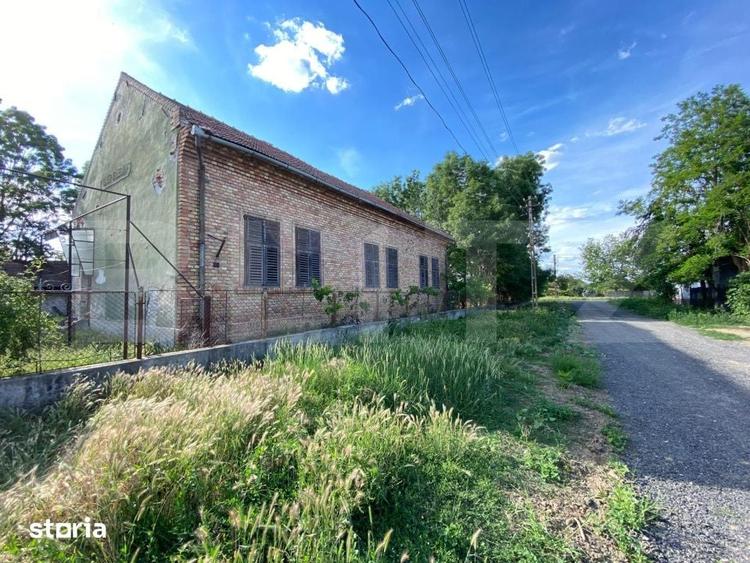 Casă cu 4 camere cu Teren 2993 Mp în Chevereșu Mare