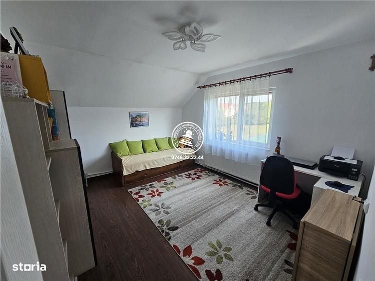 Casă cu 4 camere în Dorobanț