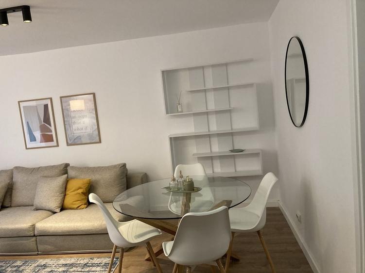 Apartament cu 2 camere decomandat în Aviației