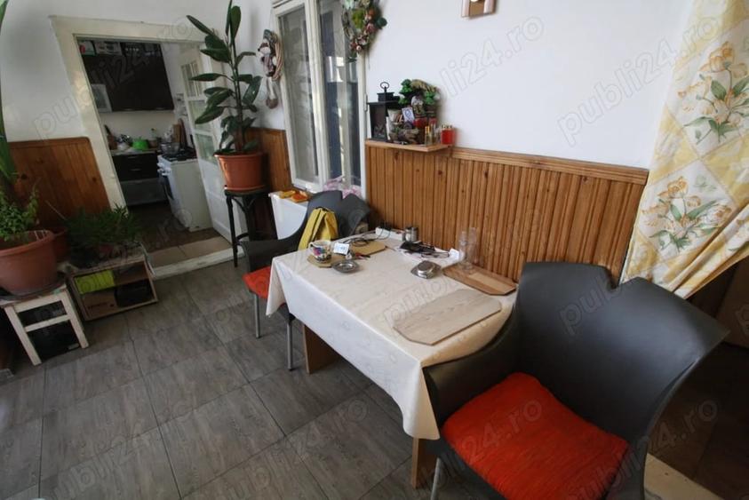 Casă cu 5 camere cu Teren 953 Mp în Fratelia