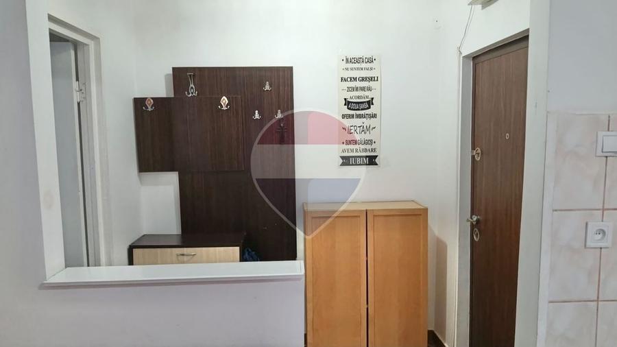 Apartament cu 2 camere semidecomandat în Decebal