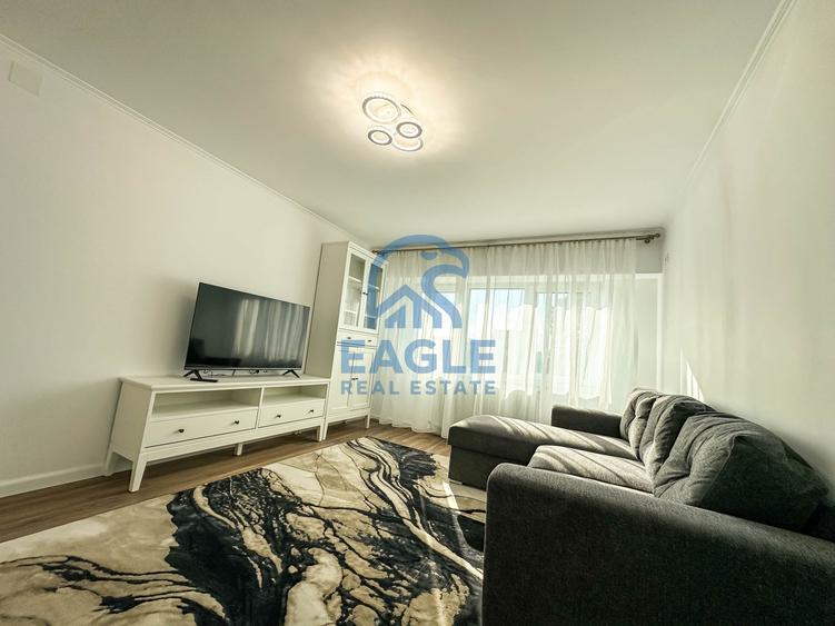 Apartament cu 3 camere decomandat, mobilat în Faleza Nord