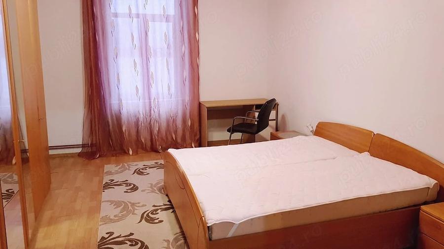 Apartament cu 2 camere nedecomandat în P-ța Victoriei