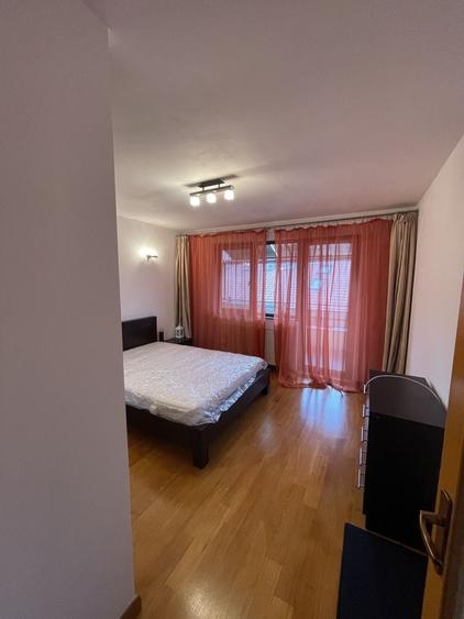 Apartament cu 3 camere decomandat în Andrei Mureșanu