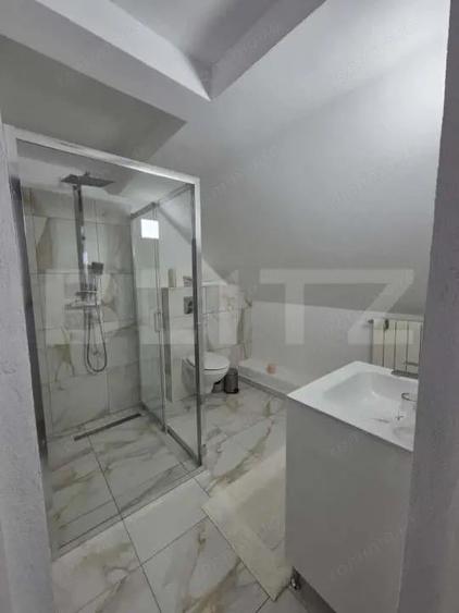 Casă cu 5 camere cu Teren 585 Mp în Central