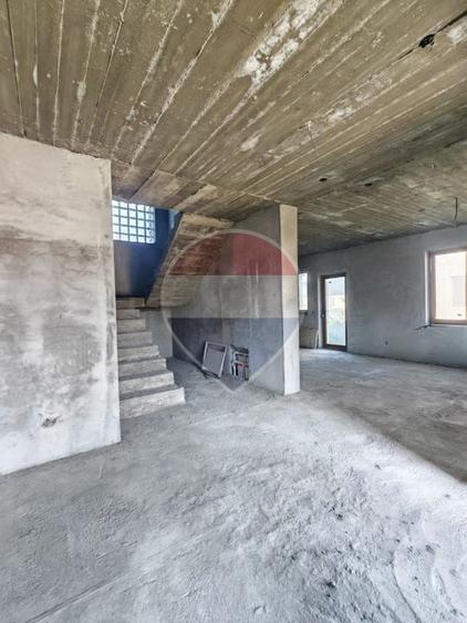Casă individuală cu 5 camere cu Teren 570 Mp în Nord-Vest