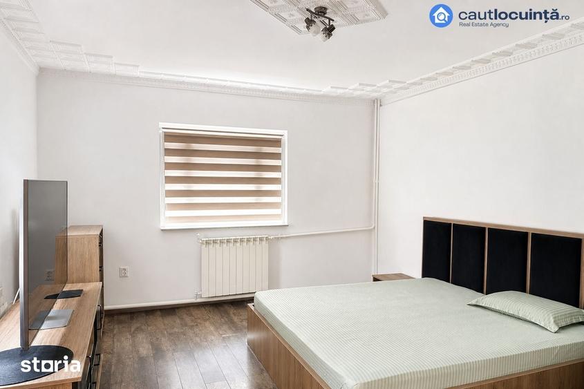 Casă cu 10 camere cu Teren 425 Mp în Dobroești