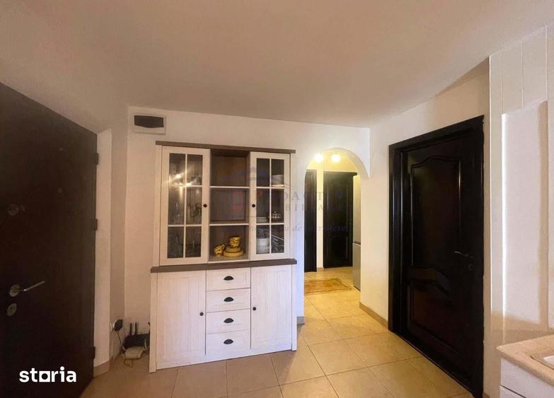 Apartament cu 3 camere decomandat în Obcini