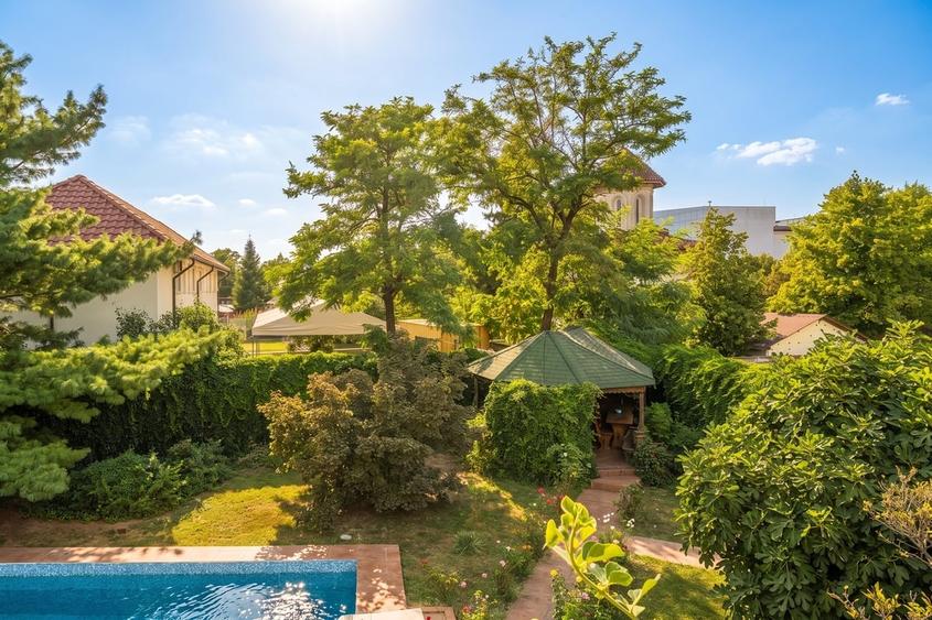 Casă cu 6 camere cu Teren 1576 Mp în Fundeni