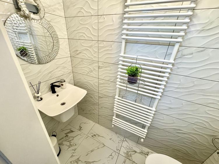 Apartament cu 3 camere decomandat în Lujerului