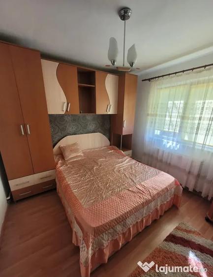 Apartament cu 3 camere decomandat în Narcisa