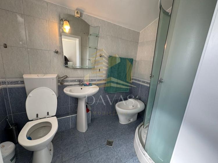 Casă individuală cu 7 camere cu Canalizare în Zorilor