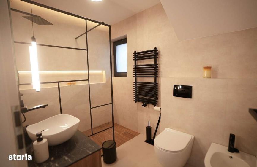 Casă cu 4 camere cu Teren 370 Mp în Rediu