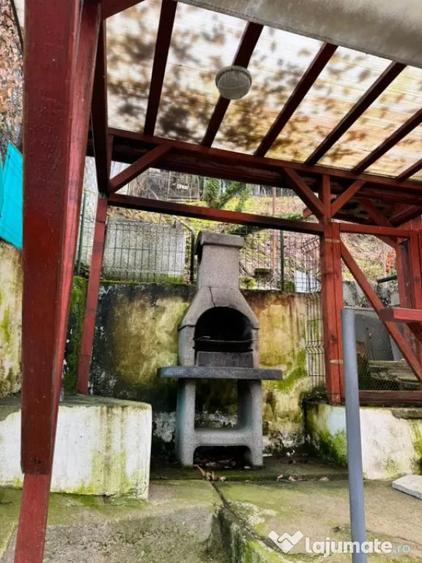 Casă cu 3 camere cu Teren 400 Mp în Valea Roșie