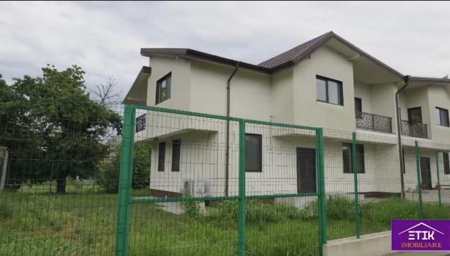 Duplex cu 4 camere cu Teren 250 Mp în Viile Noi