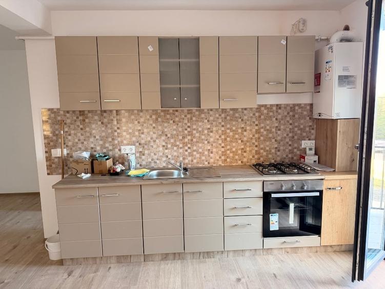 Apartament cu 3 camere decomandat, mobilat în Central