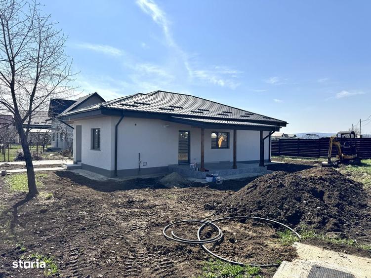 Casă cu 4 camere în Valea Ursului