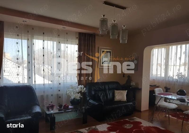 Apartament cu 3 camere decomandat în Central