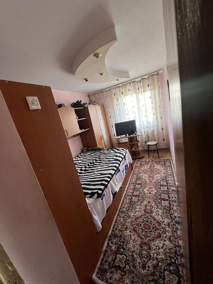 Apartament cu 2 camere decomandat în Războieni