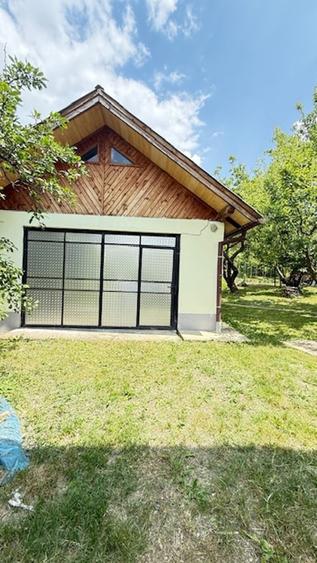 Casă cu 3 camere cu Canalizare în Est