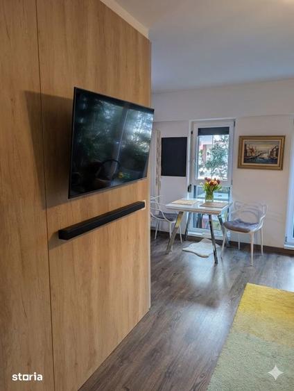 Apartament cu 3 camere, mobilat în Tei