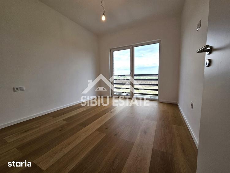 Casă cu 4 camere cu Teren 380 Mp în Șura Mică