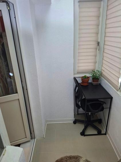 Apartament cu 3 camere decomandat în Nicolina