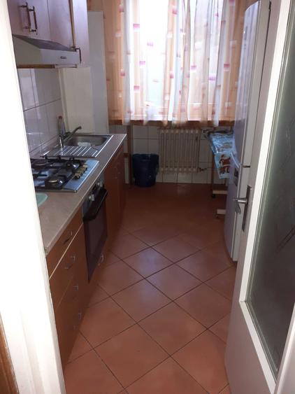 Apartament cu 4 camere decomandat în Exterior Vest