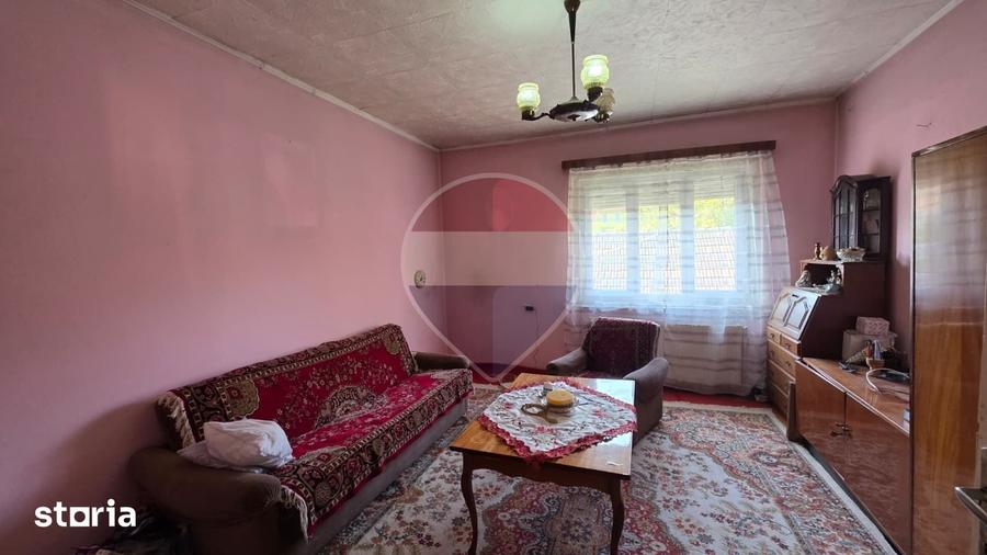 Casă cu 4 camere cu Teren 452 Mp în Central