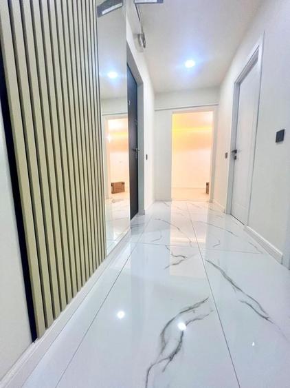 Apartament cu 3 camere decomandat în Exterior Vest