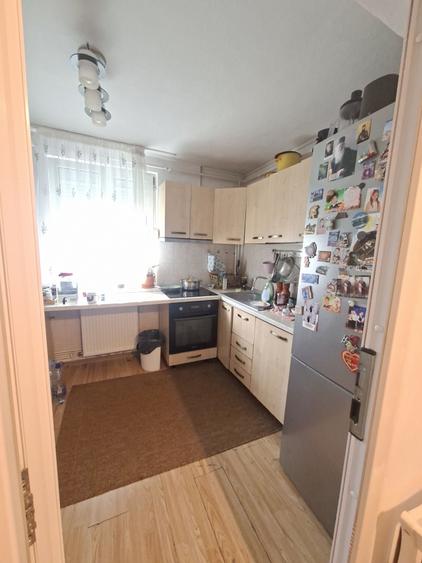 Apartament cu 3 camere decomandat în Precista