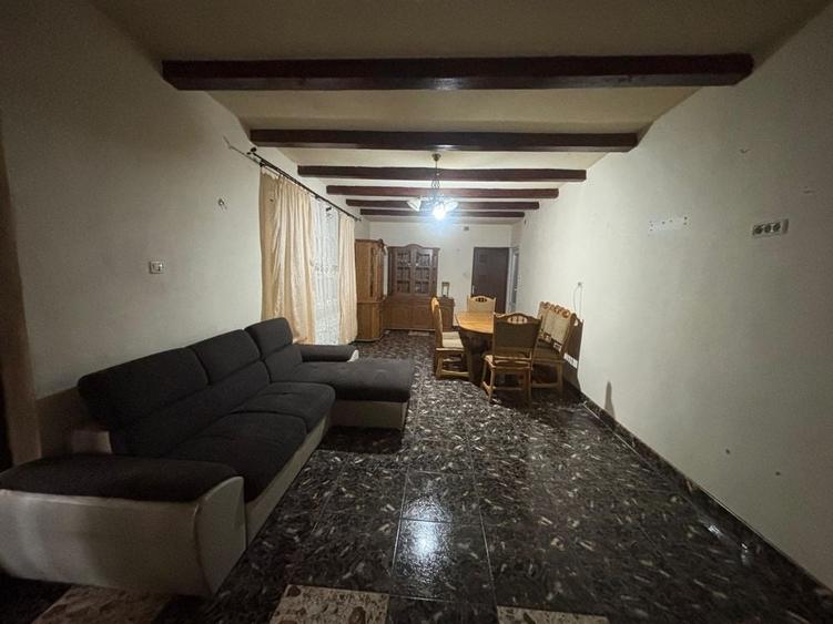 Casă cu 3 camere în Felnac