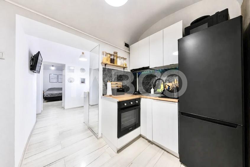 Apartament cu 2 camere semidecomandat, mobilat în Central