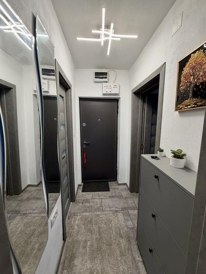 Apartament cu 3 camere decomandat în Exterior Vest